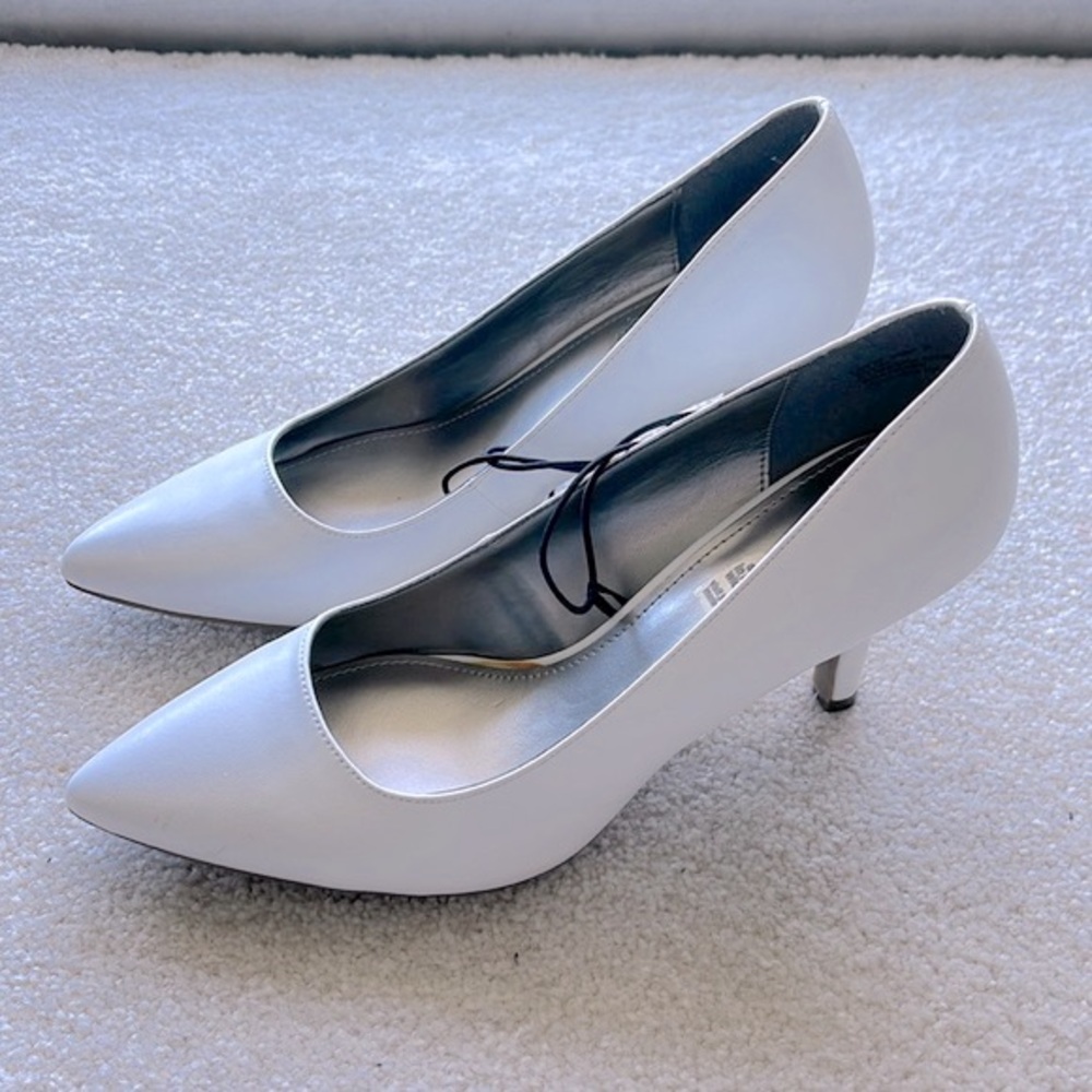 East 5th White Heels Wide